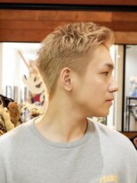 サンディーズバーバーショップ(Sandees)&nbsp;ブリーチハイトーンベージュ刈り上げショート