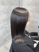 ルイス(L'wis) フェイスラインインナーカラー、暗髪、艶髪、