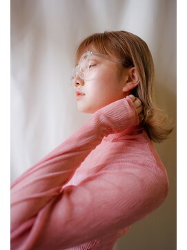 ナンバー アンフィール 渋谷(N° anfeel) 耳掛けミディアム×ベージュカラー