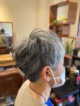 クロス(CROSS) 大人かっこかわいい癖毛ショート