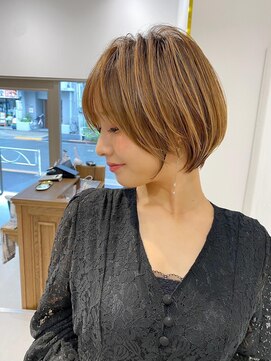 ネイロ 北千住(NeiRo) 小顔ショートボブハイライトカラー大人ショートカット白髪ぼかし