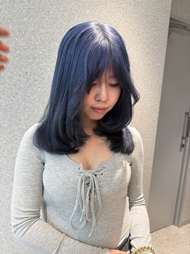 天神美容室 【KASUMI天神美容室】ブルーカラー×レイヤーカット