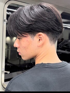 ニコ トウキョウ ロジック(nico TOKYO Logic) センターパートニュアンスパーマ曲がる縮毛矯正