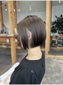 綺麗におさまるミニボブ ボブ インナーカラー
