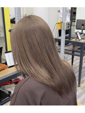 アフューズバイストゥー(Vfuse by StueW) 透明感たっぷりのミルクティーグレージュ