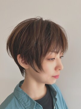 ナーナーナー モエ(Nana no moe) 耳だしショート