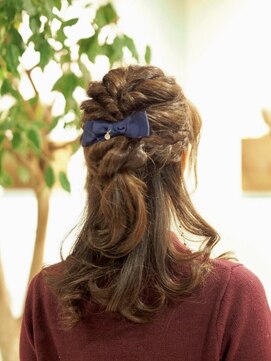 アサクラ シンキタ(ASAKURA SHINKITA) ハーフアップアレンジ