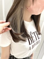 インナーカラー×ホワイティーベージュ