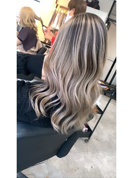 ラフ 難波店(LAFF) #黒髪#ボブルフ#ネビージュ#小顔#ワンレン