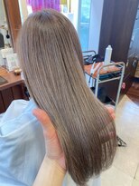 ロア 中目黒(loa)&nbsp;レイヤーロング/グレーベージュ/黒髪/前髪パーマ[中目黒]