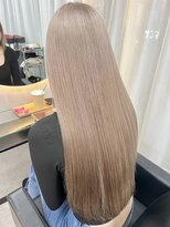 ルノン(LUNON)&nbsp;イメチェンヘアスタイルホワイトブロンド外ハネボブ美髪のススメ