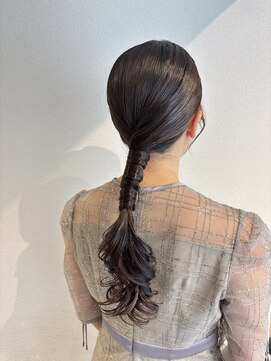 ベルバイリトル(belle by little) タイトローポニーアレンジ