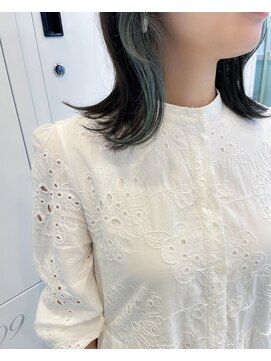 アグ ヘアー ショコラ梅田2号店(Agu hair chocolat) ちらっと見えるインナーカラー