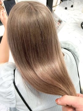 アフィナー(Afinar) 【横浜駅/横浜西口】グレージュ