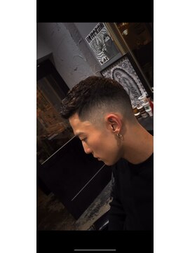 エーピーティートアウエスト(APT. TOR WEST) アイロンパーマ