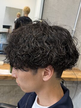 MEN’S HAIR/サーフカール/刈り上げセンターパート/守谷