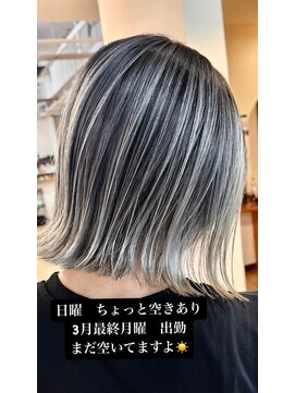 ブリッツ レボ(BLITZ-REVO) 着物ヘア/ダークアッシュ/ミディアムレイヤーカット/柏駅