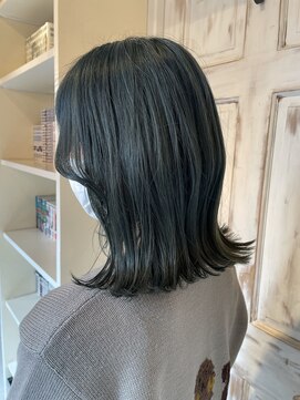 シー(shii..) 《shii..船水》#モスグリーン#ターコイズカラー#髪質改善