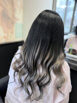 ヘアーデザイン ジェルム(Hair Design germe)&nbsp;バレイヤージュ風シルバーカラー  MAYUKO