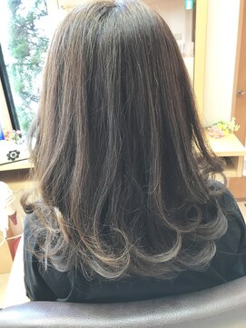 シュプール(Shupool) 綺麗なワンカールストレート  （サロンスタイル）