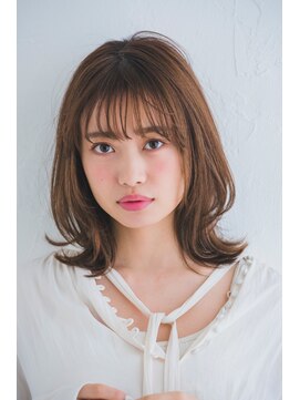 リトル アイズミ バイ ヴィーヴル(little aizumi by BIVRE) 大人可愛い外ハネミディアム