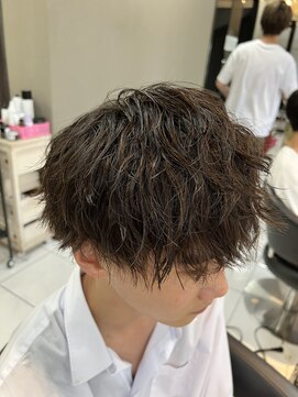 アイズ 海老名(AIZU) ツイストスパイラルパーマ波巻きスパイラルパーマメンズマッシュ