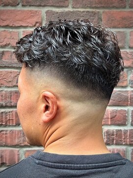 ヒロ銀座 バーバーショップ 札幌本店(HIRO GINZA BARBER SHOP) フェードカット×ナチュラルパーマ
