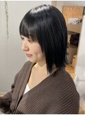 ブルーブラック×切りっぱミディアム×外ハネ