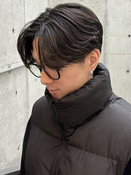 イーラ(era) センターパートニュアンスパーマメンズ刈り上げマッシュ眉毛