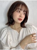 20代シースルーバングオリーブカラー外ハネミくびれミディ