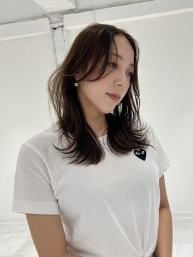 ヨーク(YOKE) ミディアムレイヤーフェイスレイヤーくすみベージュ