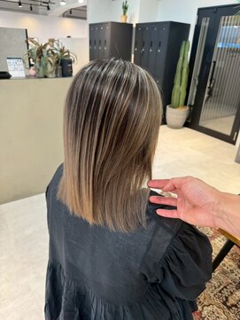 メリー オオサカ(Merly Osaka) contrast balayage