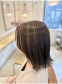 【ハイライトで魅せる】切りっぱなしボブ × クールビューティー