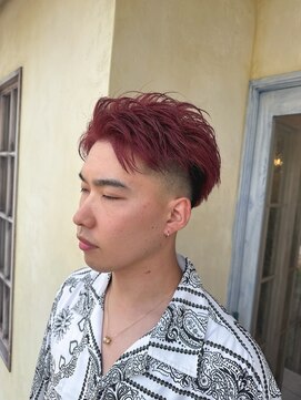 エイミーバイアフロート(amie  by afloat) 【伊藤指名限定】スキンフェードアップバング×ピンクカラー