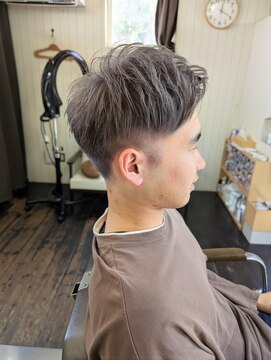 ヘアーギャラリー インディ(hair gallery indy) メンズ　ツーブロック　グレージュカラー