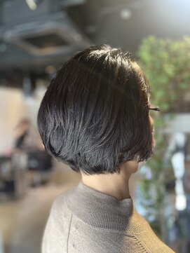 サンカリ 真法院店(SANKARI) 【襟足スッキリ艶ショート】