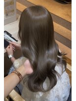 ジーナ 福岡天神(Zina)&nbsp;明るめグレージュ × レイヤーカット