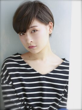 バース(BIRTH) 天神【BIRTH】　重めバングで小顔ショート２