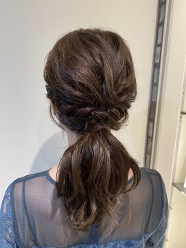 ネオリーブルカ 御茶ノ水店(Neolive Luca) ポニーテールアレンジ