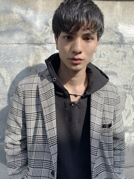 カゼ ダイカンヤマ Kaze DAIKANYAMA ナチュラルツーブロック刈り上げショート