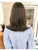 オリーブベージュ