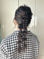 リノ(Lino)&nbsp;10代20代30代【ヘアセット】ツインポニーアレンジ