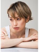 大人ハイライトグレージュショート