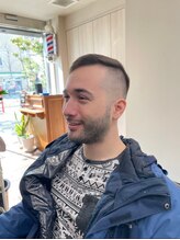 バーバーダヴリューケン(BARBER W軒) フェードカット
