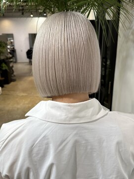 メリー オオサカ(Merly Osaka) white beige bob