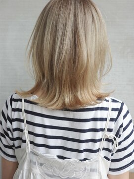 レジュアル(RESSUAL) デザインカラーレイヤーカットウェットヘア夏オリーブベージュ