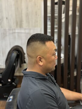 ライズヘアー(RISE HAIR) スキンフェード＋アイロンパーマ