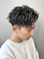 エルマーク 神戸三宮(L-MARK) ハイライトツイストパーマアップバング短髪メッシュ