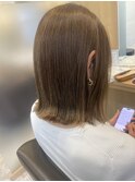 肩くらいの長さのボブスタイル 