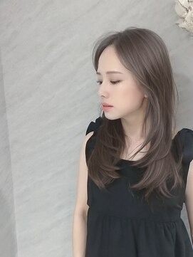 ハイストリートヘア(High street Hair) セミロングレイヤー×カーキアッシュ